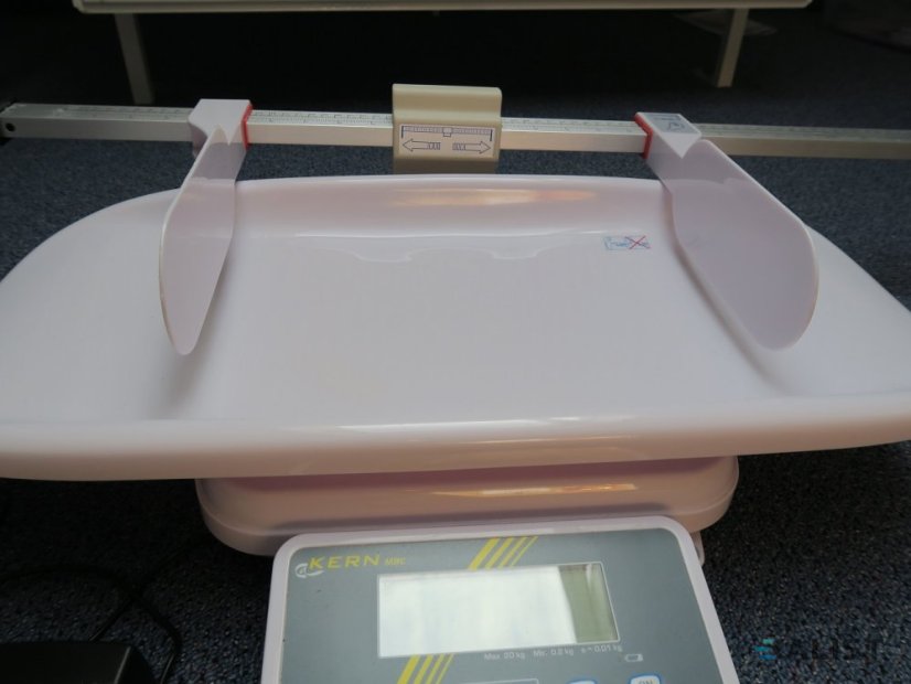 Zapůjčení kojenecké váhy Kern