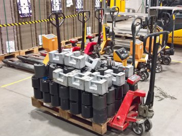 Kalibrace paletové váhy pomocí 20 kg etalonů