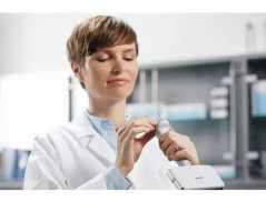 Eppendorf Reference 2 12-kanálová laboratórna pipeta 0,5 - 10 µl