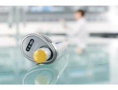 Laboratórna pipeta Eppendorf Reference 2, nastaviteľná 2 - 20 µl (žlté - 200 µl špičky)