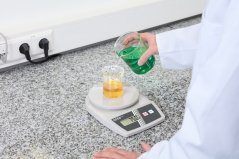 Laboratórna váha Kern EMB
