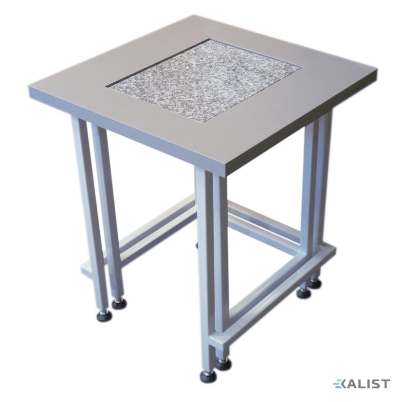 Laboratórny stôl pre jednu stupnicu