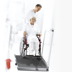 Lekárska plošinová váha Seca 677 pre invalidný vozík