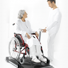 Plošinová lékařská váha Seca 665 pro invalidní vozík